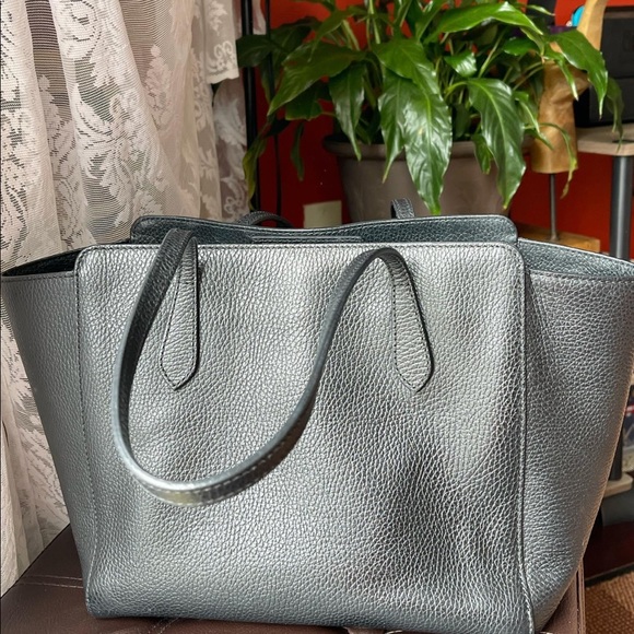 Authentic Gucci Crossbody - Picture 2 of 2